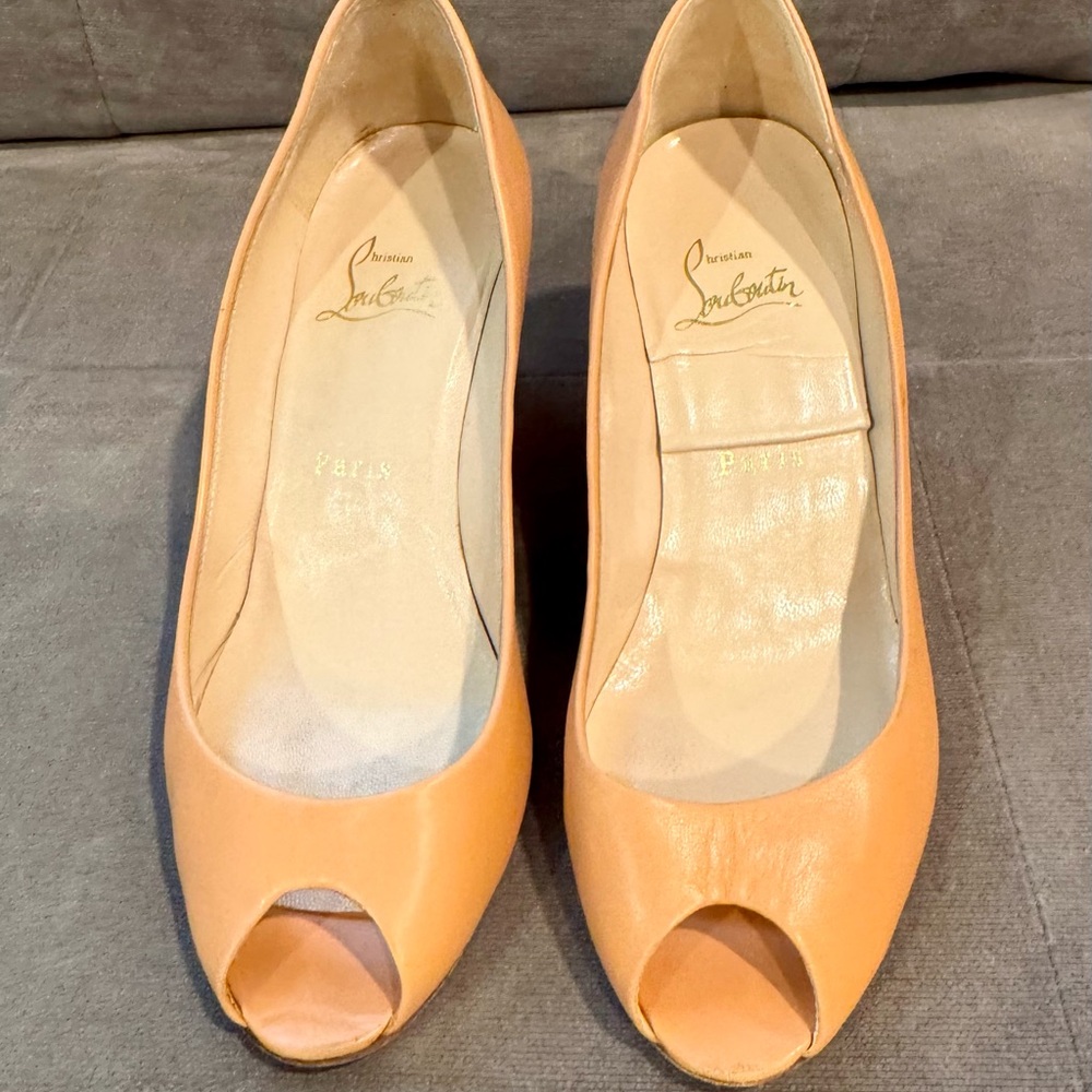 Christian Louboutin Peep Toe  wedge Heels - Soft Peach
